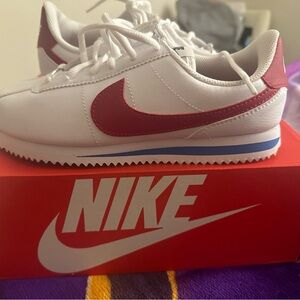 Cortez boys size 5.5 y
